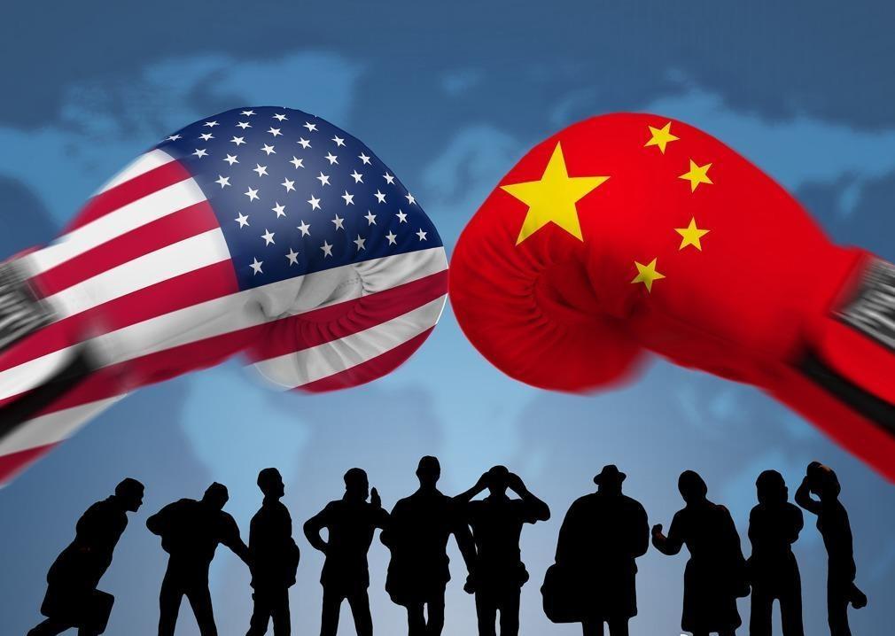 美国对华卖高性能芯片是认怂还是挖坑
12月8日，特朗普在其社交平台“真实社交”上