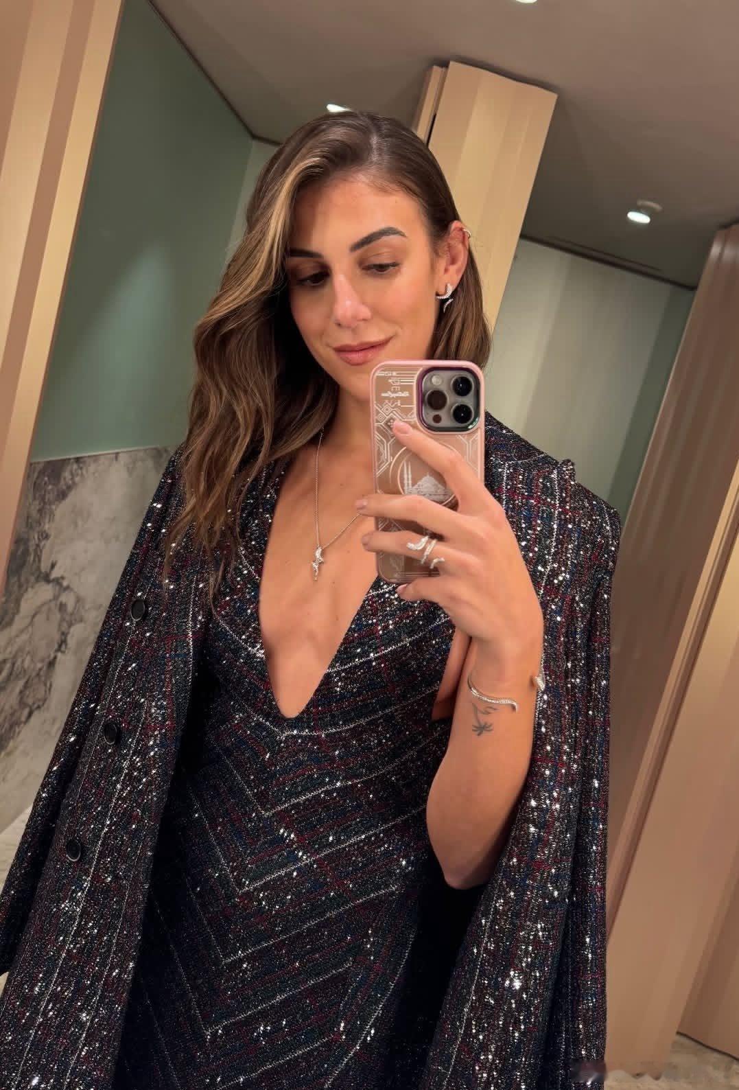 🍷 美罗的露事业线赴宴。 ​​​