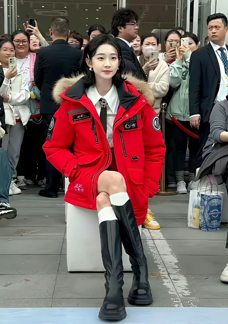 我天，张艺凡线下气质好好 ​​​