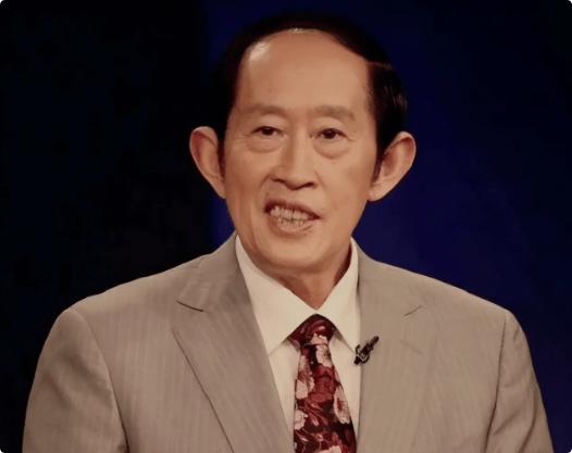 王立群教授说："当你接触的人越多，就会发现：能认栽、懂示弱、会后撤、不动声色、关
