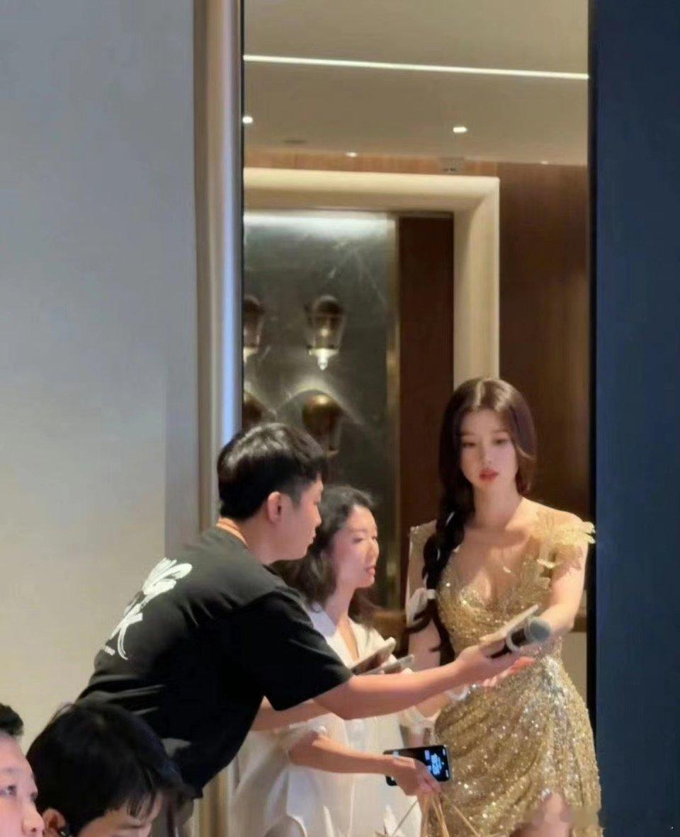 到底是谁在说虞书欣身材不好 ​​​