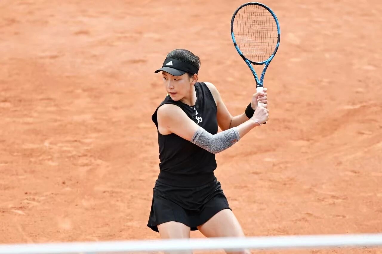 王欣瑜马德里赛首战出局 虽然……出局了，但是王右的即时排名小升1位来到30，这个