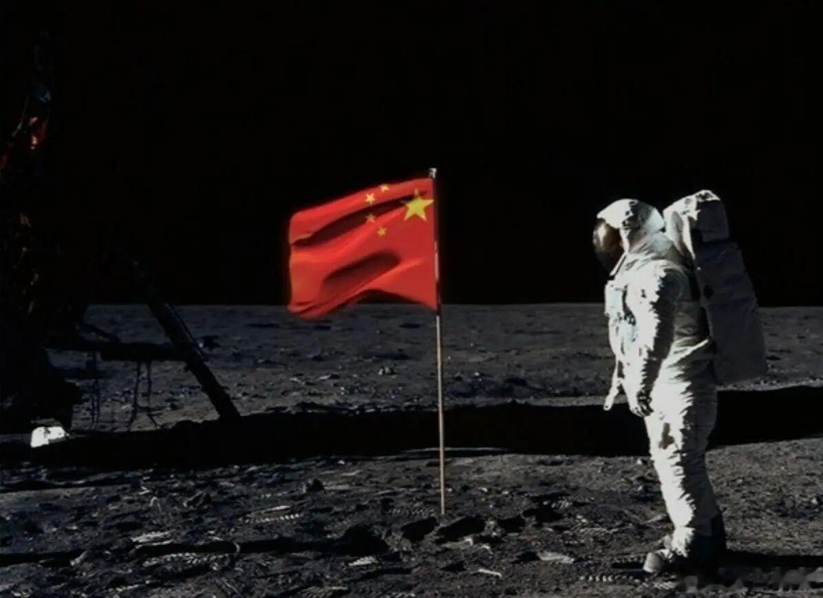 月球，我们中国人要来了！月球，我们中国人要来了！我们也将登上月球！然后去火星！随