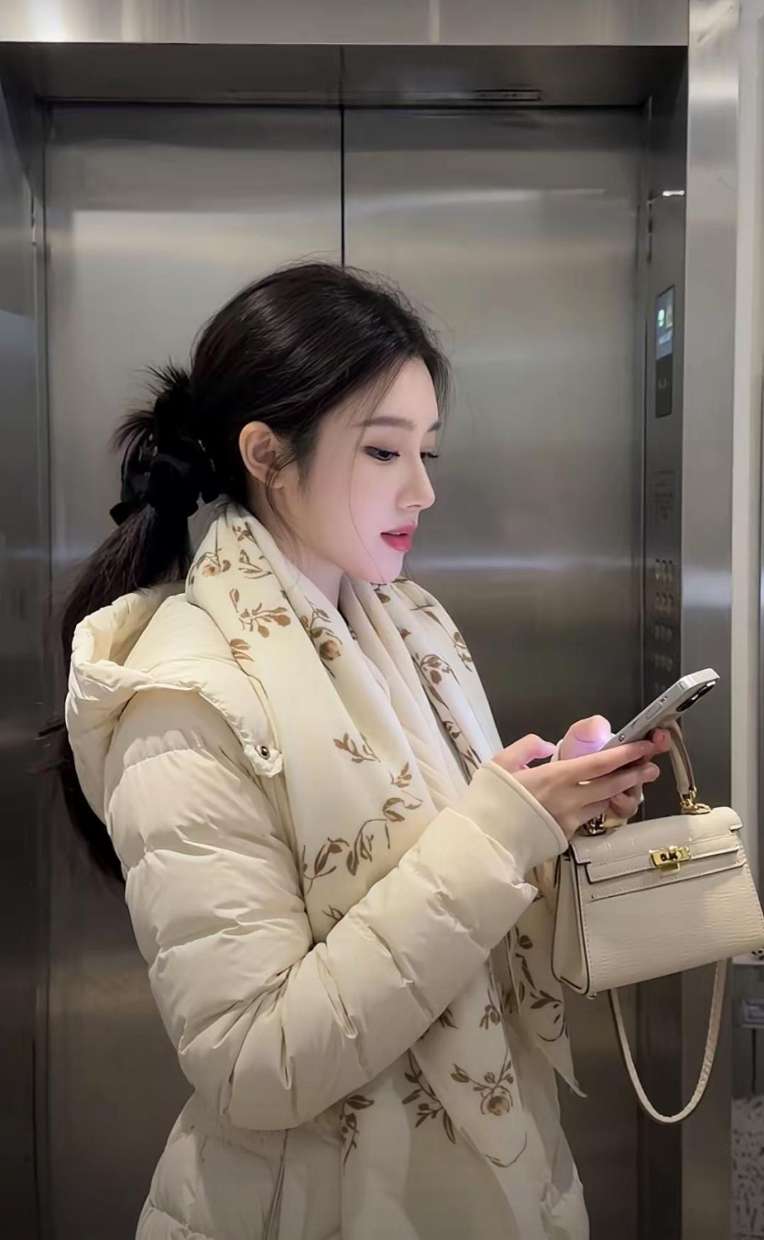 远离烂人烂事：
在这个现实又内卷的社会，谁想接近你动机无非是偷能量，蹭时间，挖资