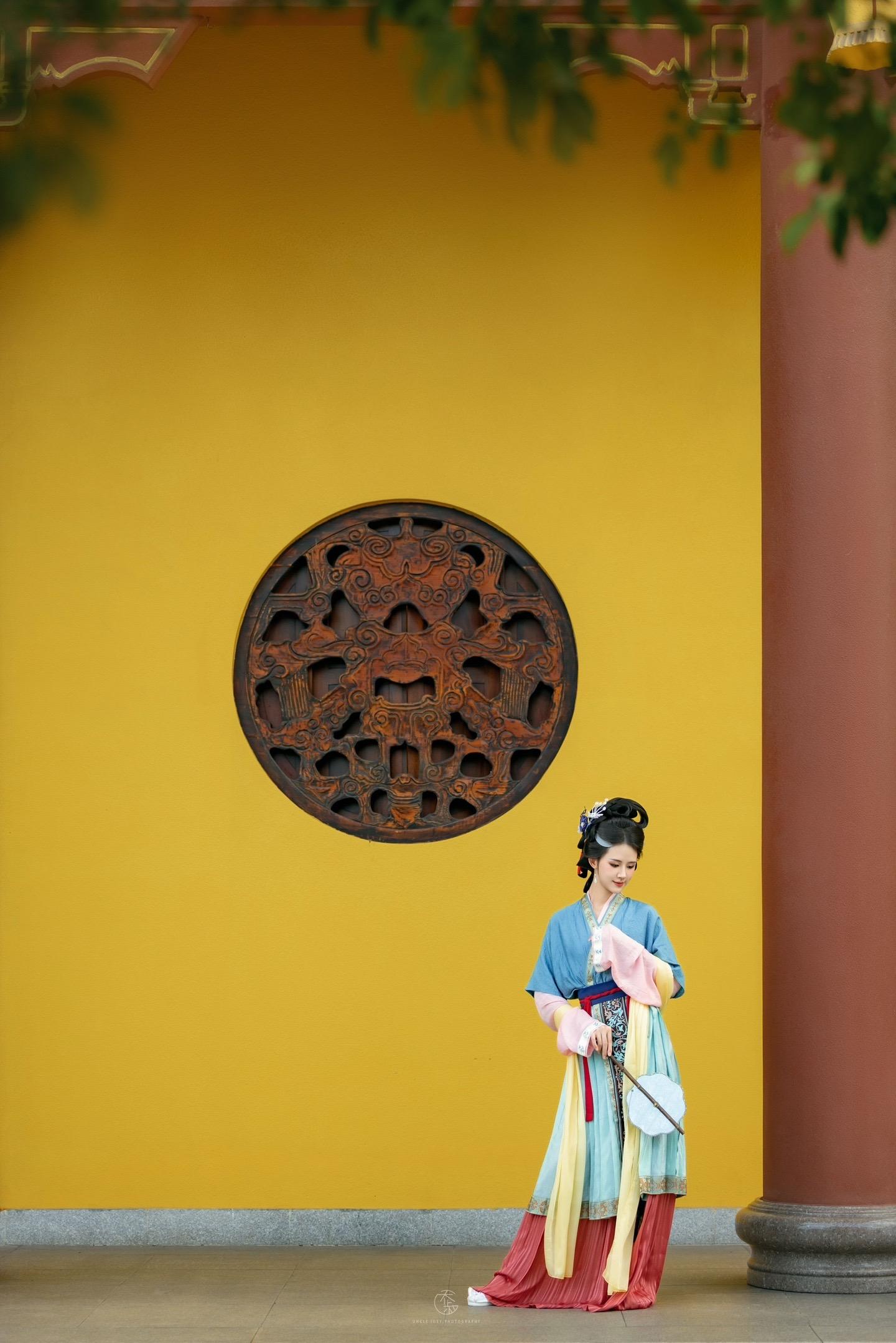 宋·复原丨她从古画里跑出来了~永远相信古人的审美，宋制复原款汉服太绝了~
