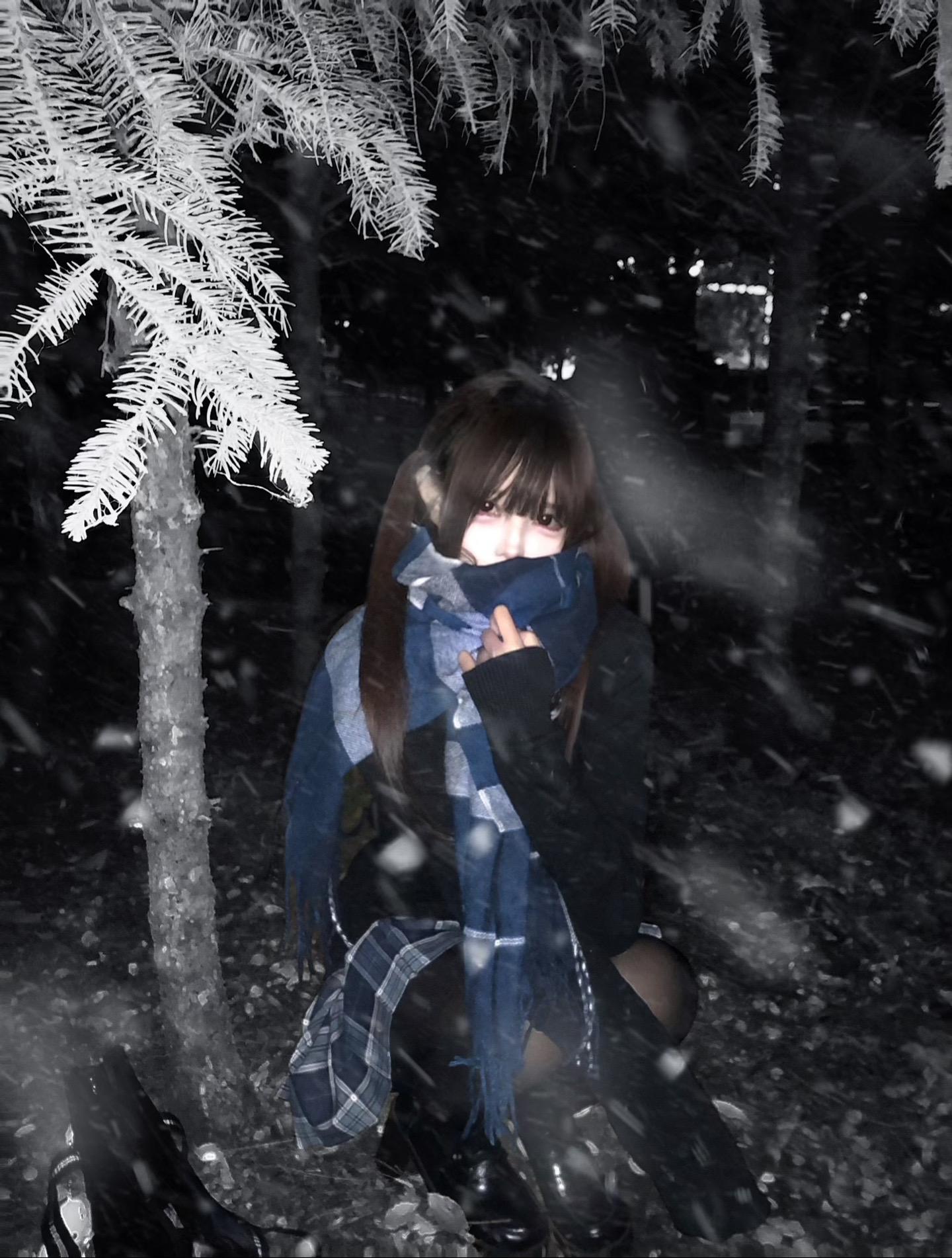 人总是喜欢反季节的东西 就像幸福后知后觉