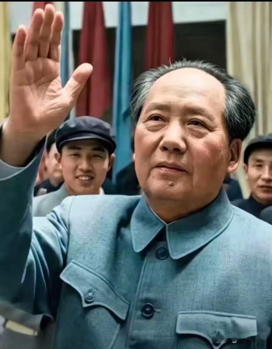 【民心不可欺，伟人之光，万古长存】
 
时代在变，人心自有一杆秤。
 
当下有一