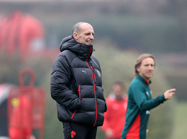 【阿莱格里🇮🇹】 🎙️“我的未来？我与米兰的合同到2027年，我在米兰很开