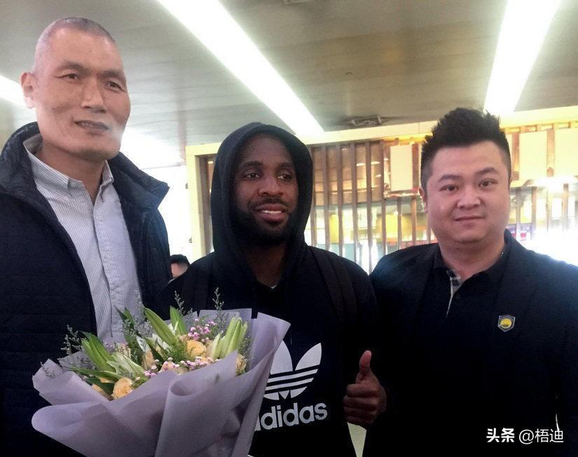 篮球新视角：山东高速男篮已经踏上新赛季引援的高铁，歧路多多！

        