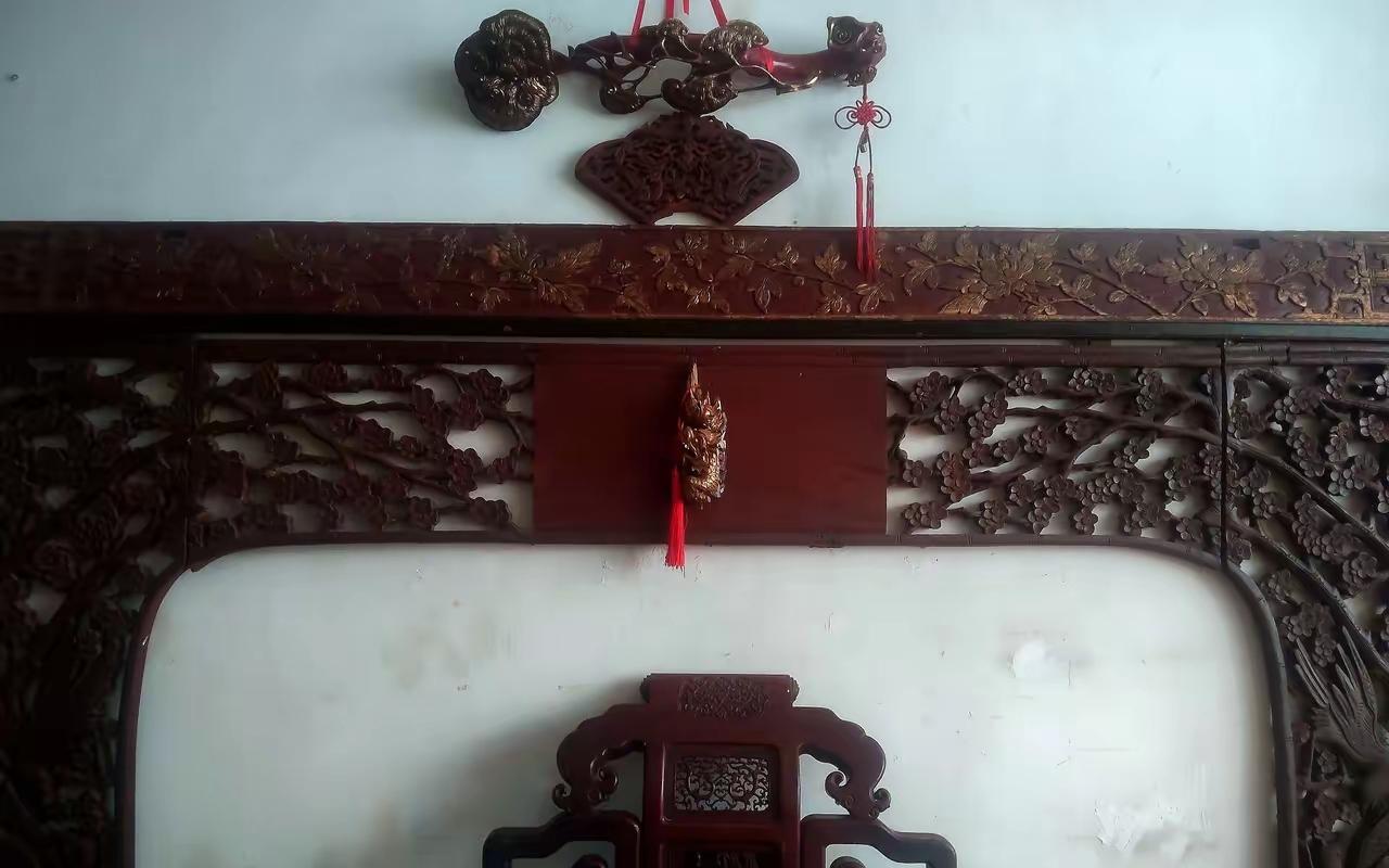 徐湖平案说明
​​目前新华社、人民网等官方公开通报，只公布判决结果，没有披露一审
