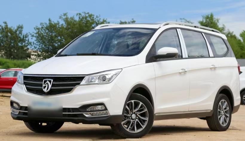 丰田推出的bZ3，宛如一颗重磅炸弹投入B级纯电家轿市场，9.38万的入门价极具冲