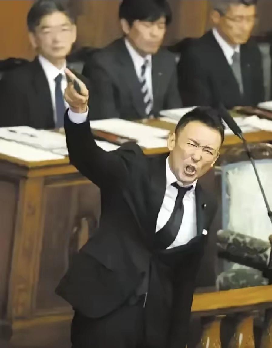 就在刚刚，
日本政客山本太郎在国会放话警告：中日之间的冲突，现在早不是遥不可及的