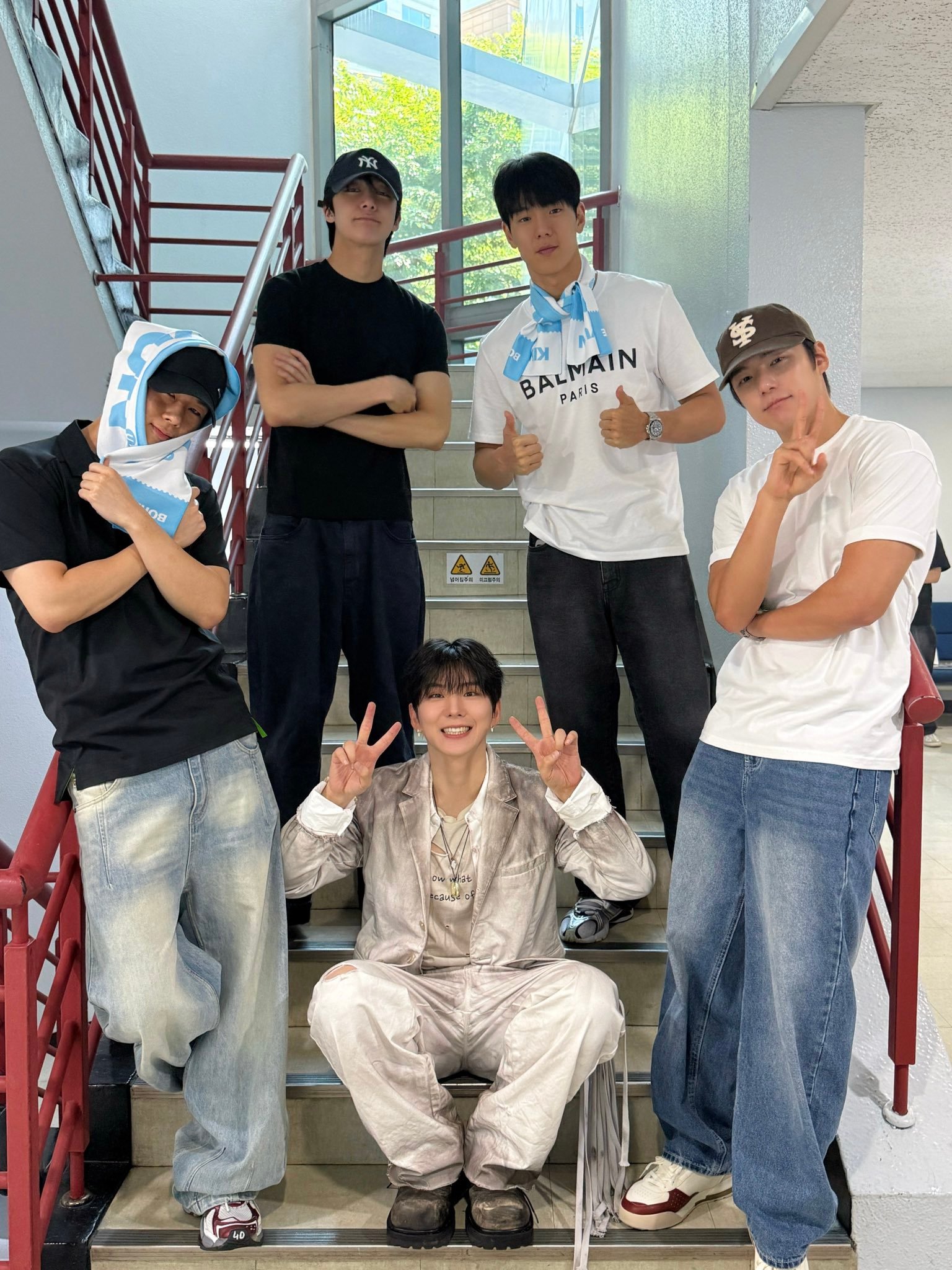 260712 官X更新[📸]撒浪汗大 刘基贤 