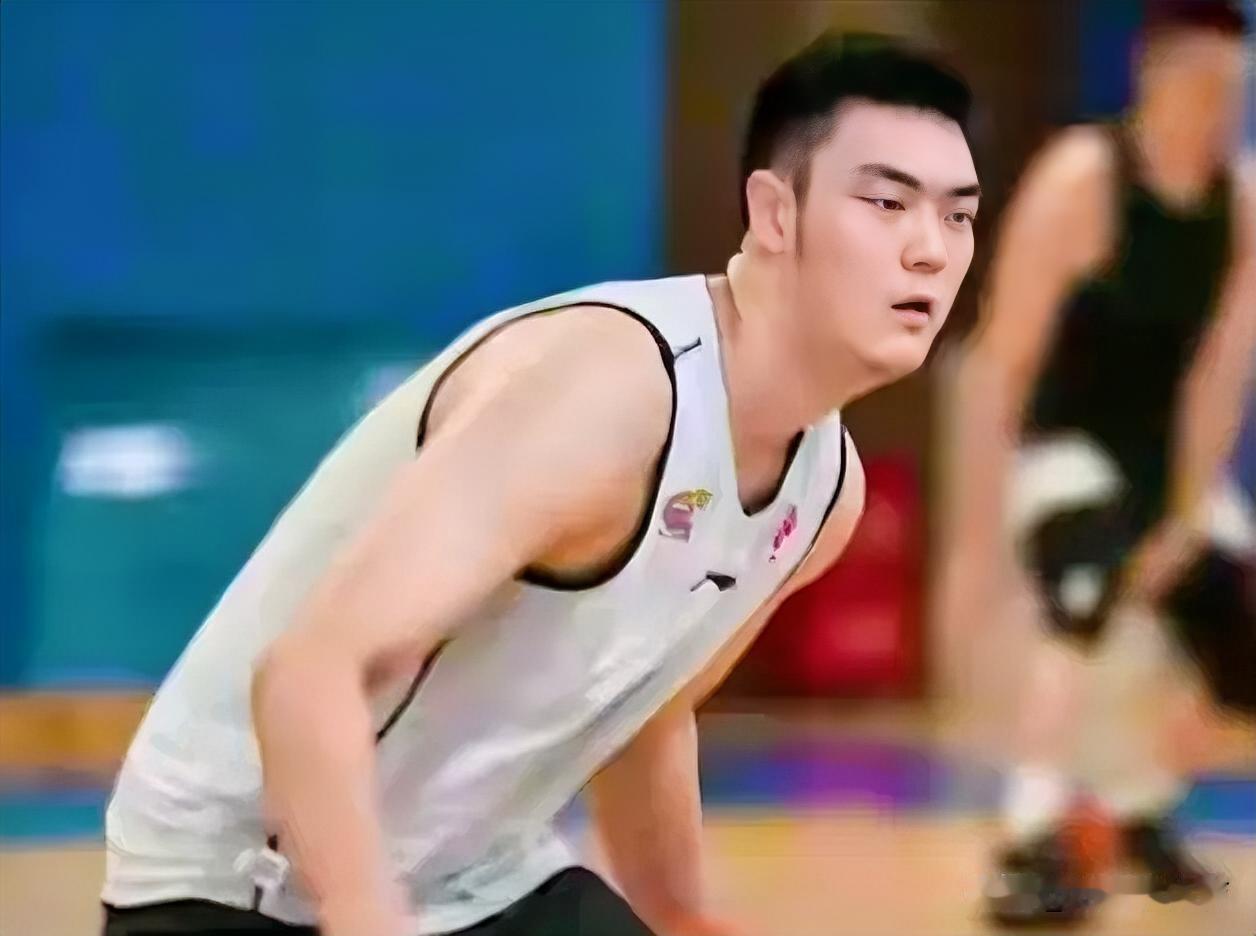 下赛季，辽青将有三位小将升入辽篮一队，看看他们都是谁？（附具体球员资料）
下赛季