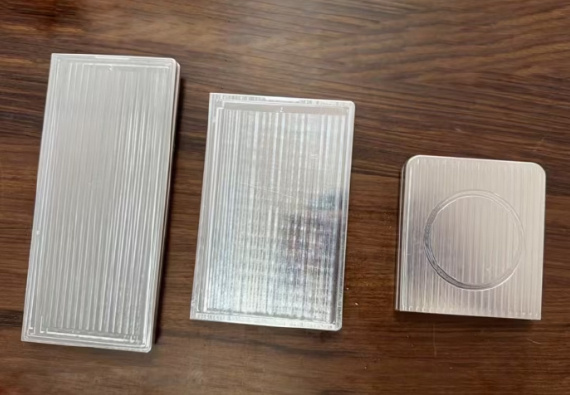 三星阔折叠机模曝光 三星，苹果都会做大阔折，国产安卓折叠屏，谁会第一个做？ 