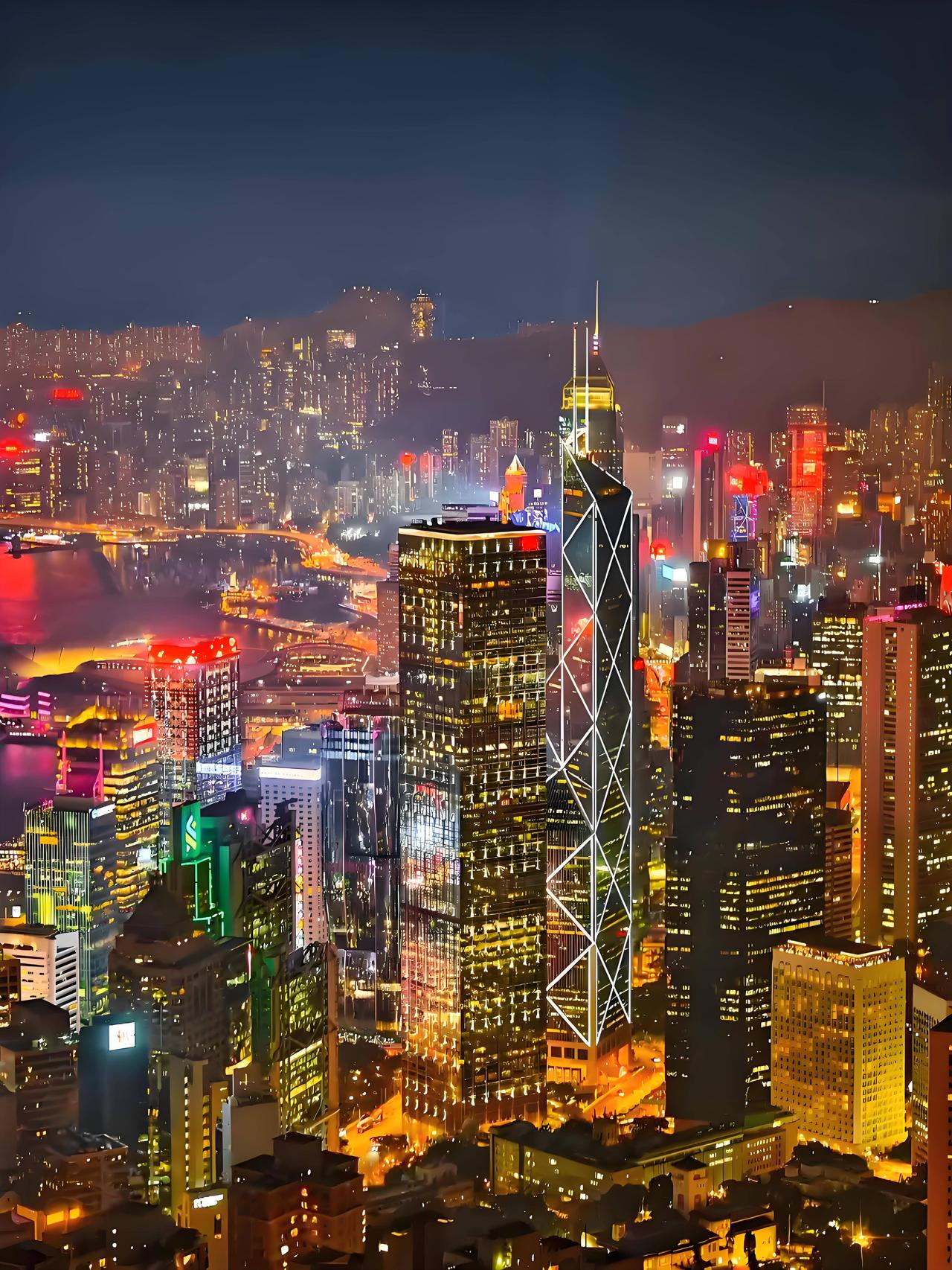 想不到吧！香港回归29年了，不少香港民众依然对内地的飞速发展竟然知之甚少。

台