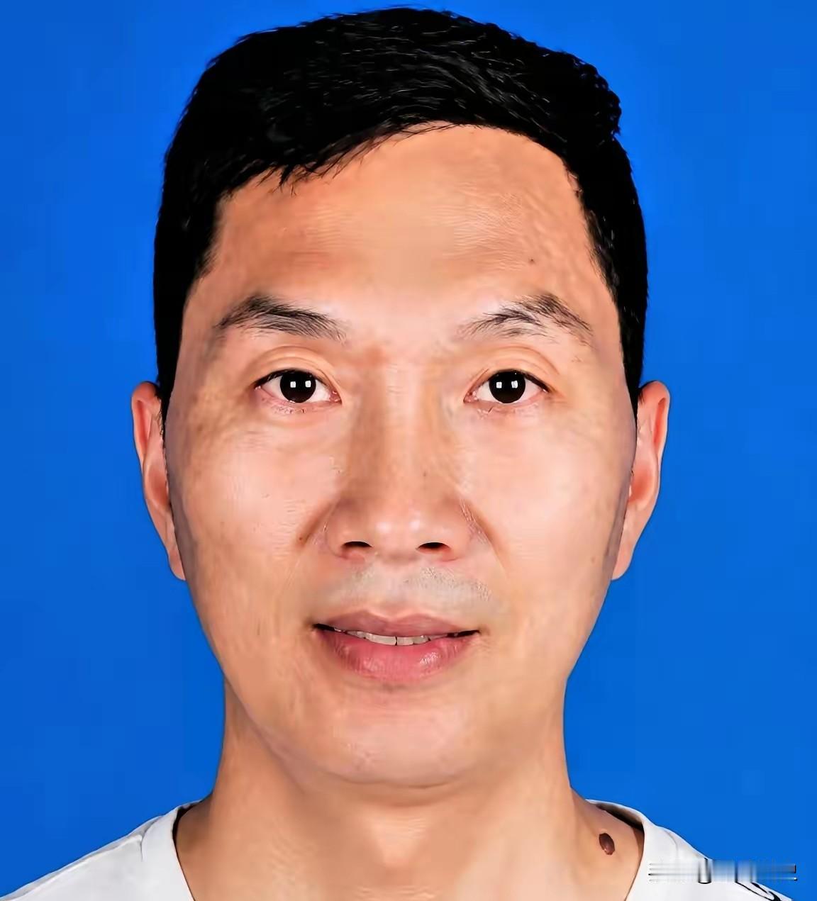 一个开了两年网约车的退伍特种兵，杨俊魁在2米多深的洪水里来回游了十几分钟，救完5