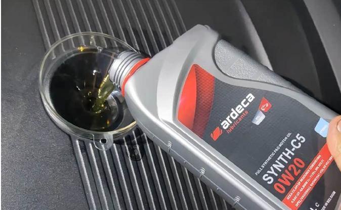 领克03保养
我呀给我的车安排了一次保养，全程看着也会比较治愈人心，每一个细节都