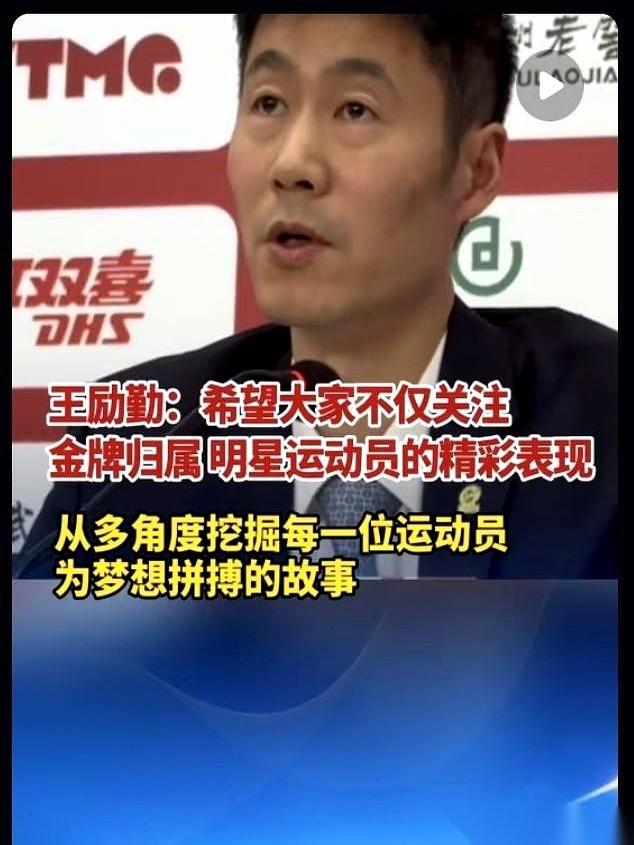 那一瞬间，隔着屏幕我都感觉自己骨头“咔”地响了一下。
真的，看到她被自己人一个劈