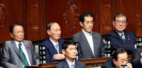 日本为何频繁更换首相和内阁，但国家却从来不乱？因为说白了，日本背后有真正的世家大