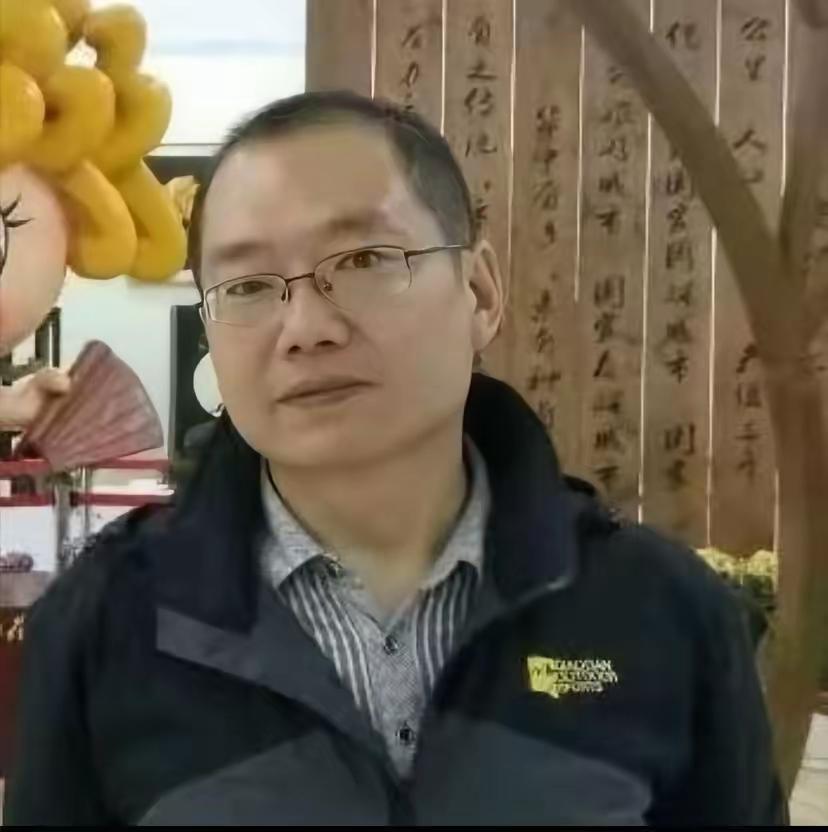 两腿一蹬，万事皆空
黄金白玉，终归枉然
湖南富豪欧健离世，年仅四十四，令人深为叹