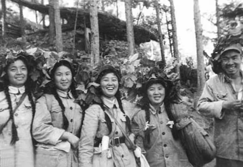 1951年，5位女志愿军战士惨遭美军围堵，危机关头，她们喊话说：“我们愿意投降！