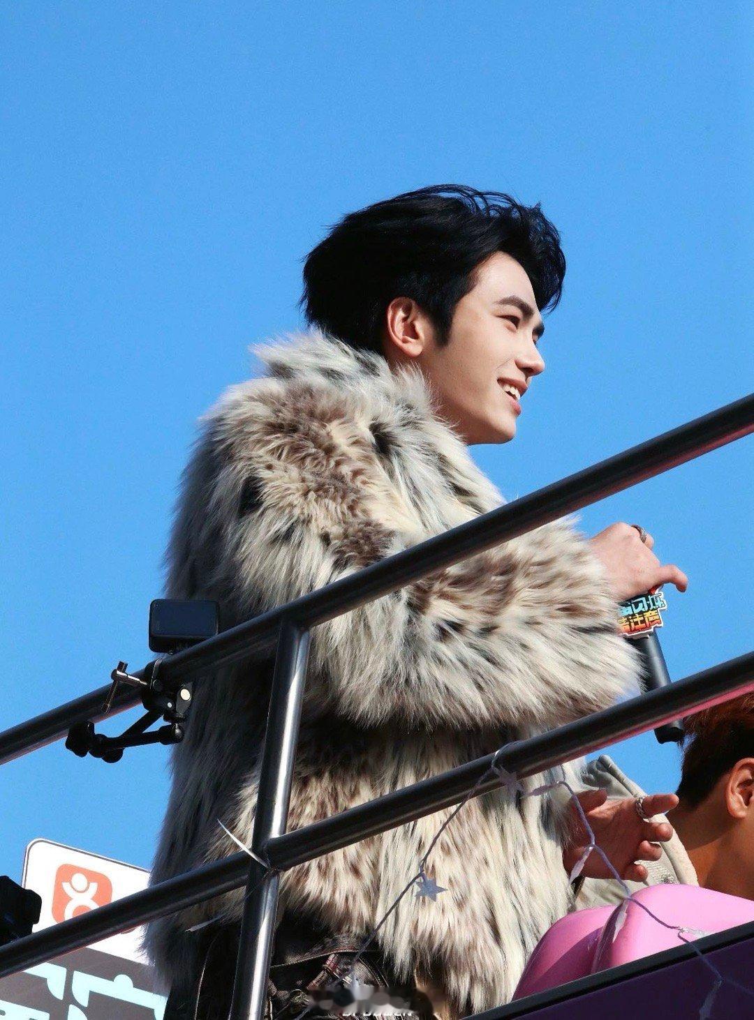 沈月 邵子恒是外国人吗 《一路繁花2》和《宇宙闪烁请注意》里热闹不断！宁静说邵子