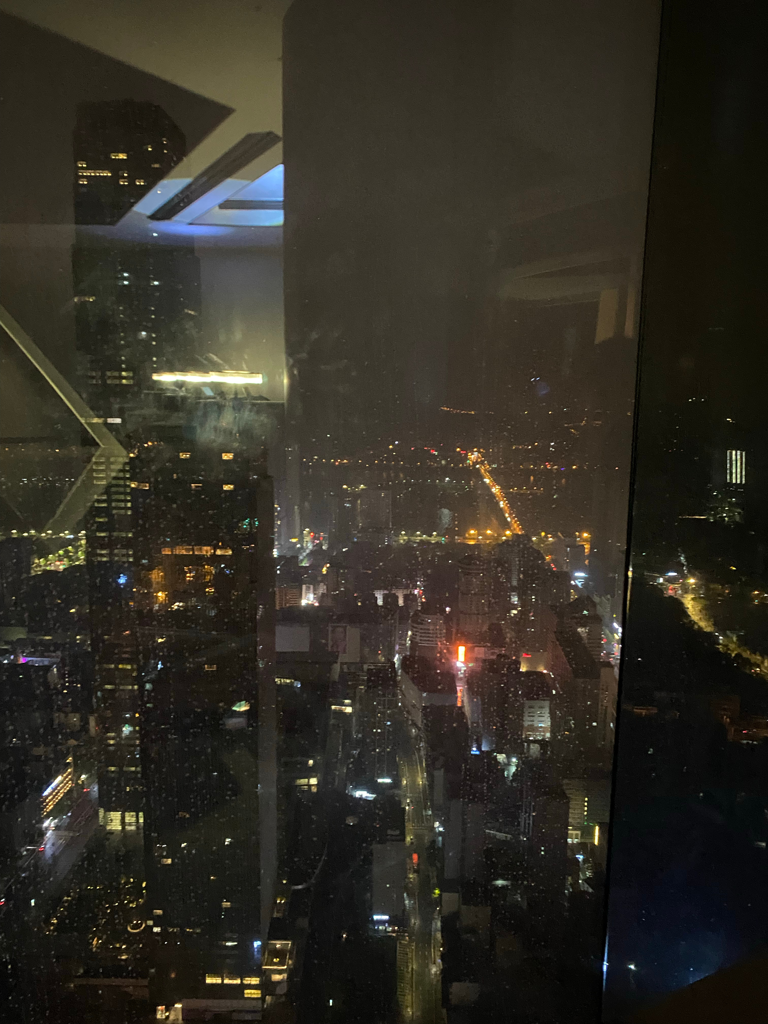 约我出来非要给我拍照片～其实里面穿得更性感[挤眼]  ​​​