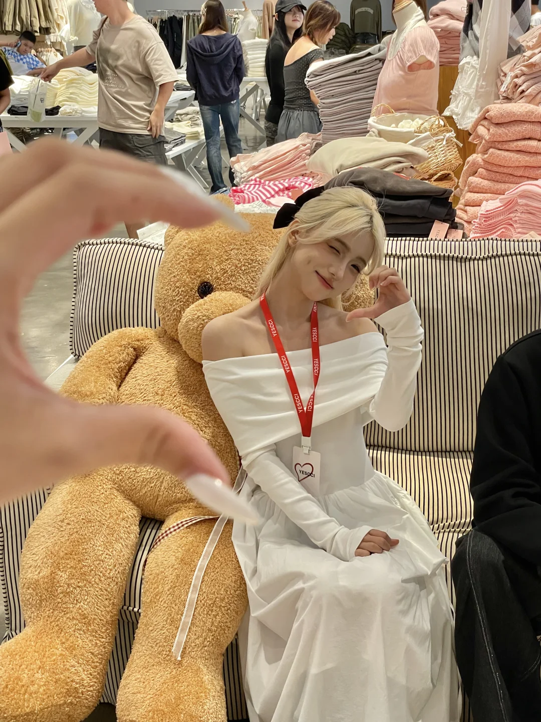 在岭南新天地看到了路怡！！！！好美🥹🥹