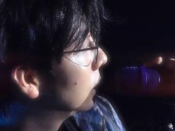 胡夏一开演唱会就长痘 胡夏的痘痘是演唱会“神秘彩蛋”？从上海到广州，它见证了胡夏