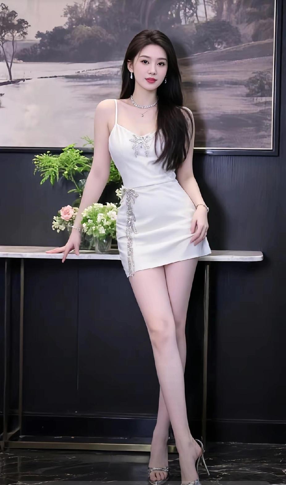 优雅白裙，气质满满，尽显女性魅力！