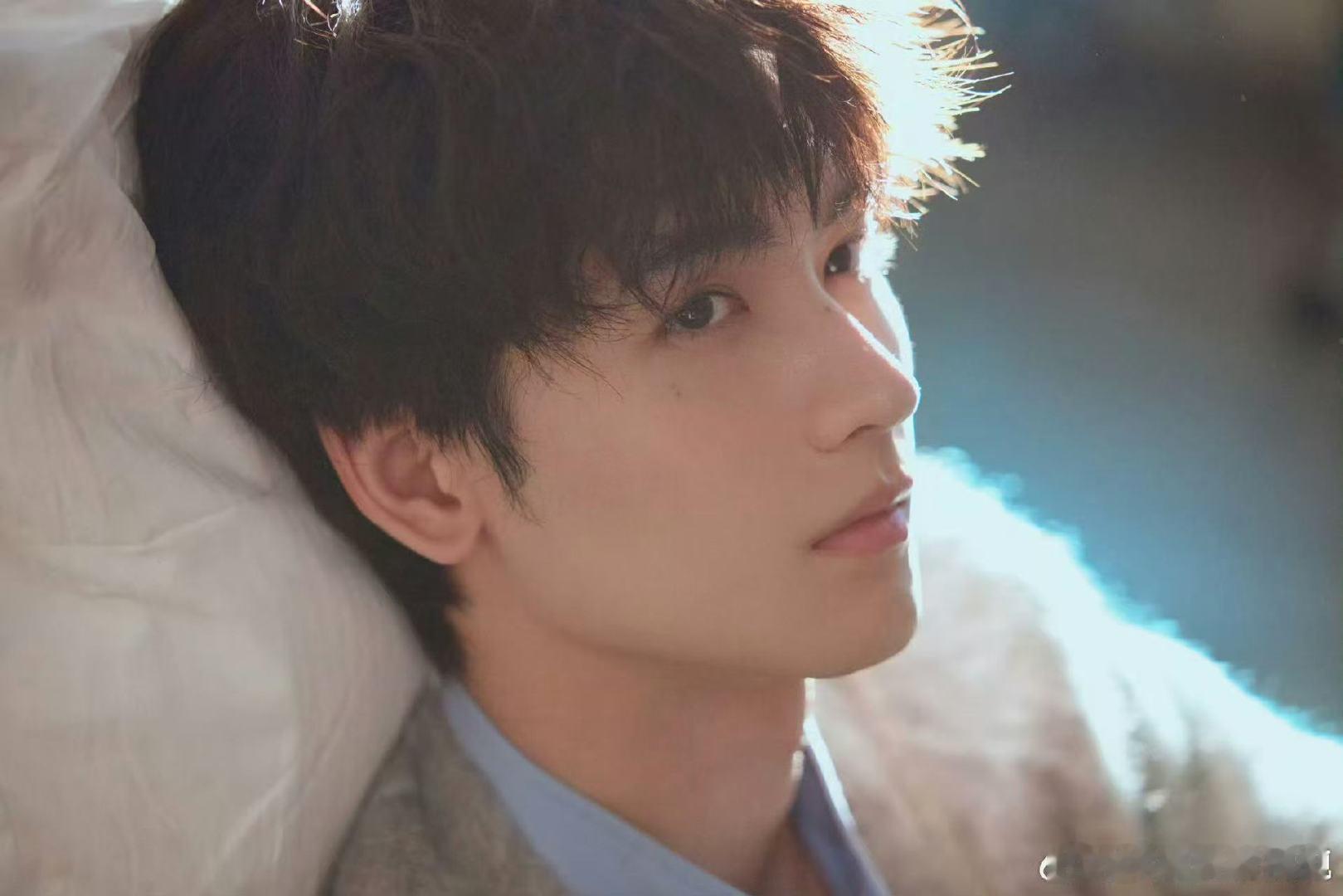 黄俊捷林凯出演杨幂新剧江山大同《江山大同》坚持实景拍摄，横店古韵+大同风骨，黄俊