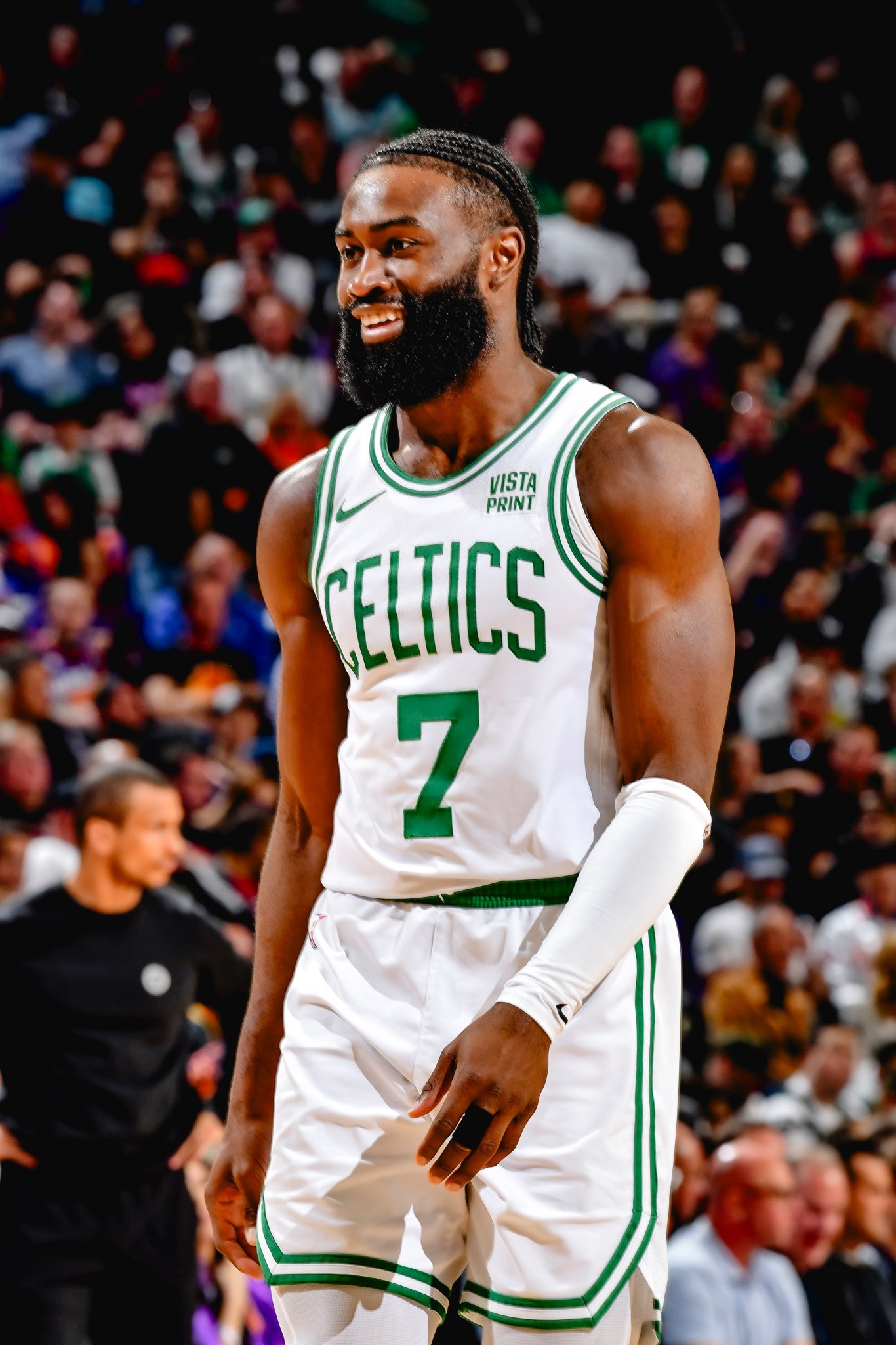 凯尔特人成为首支客场20胜的东部球队，目前客场20胜11负☘️ ​​​