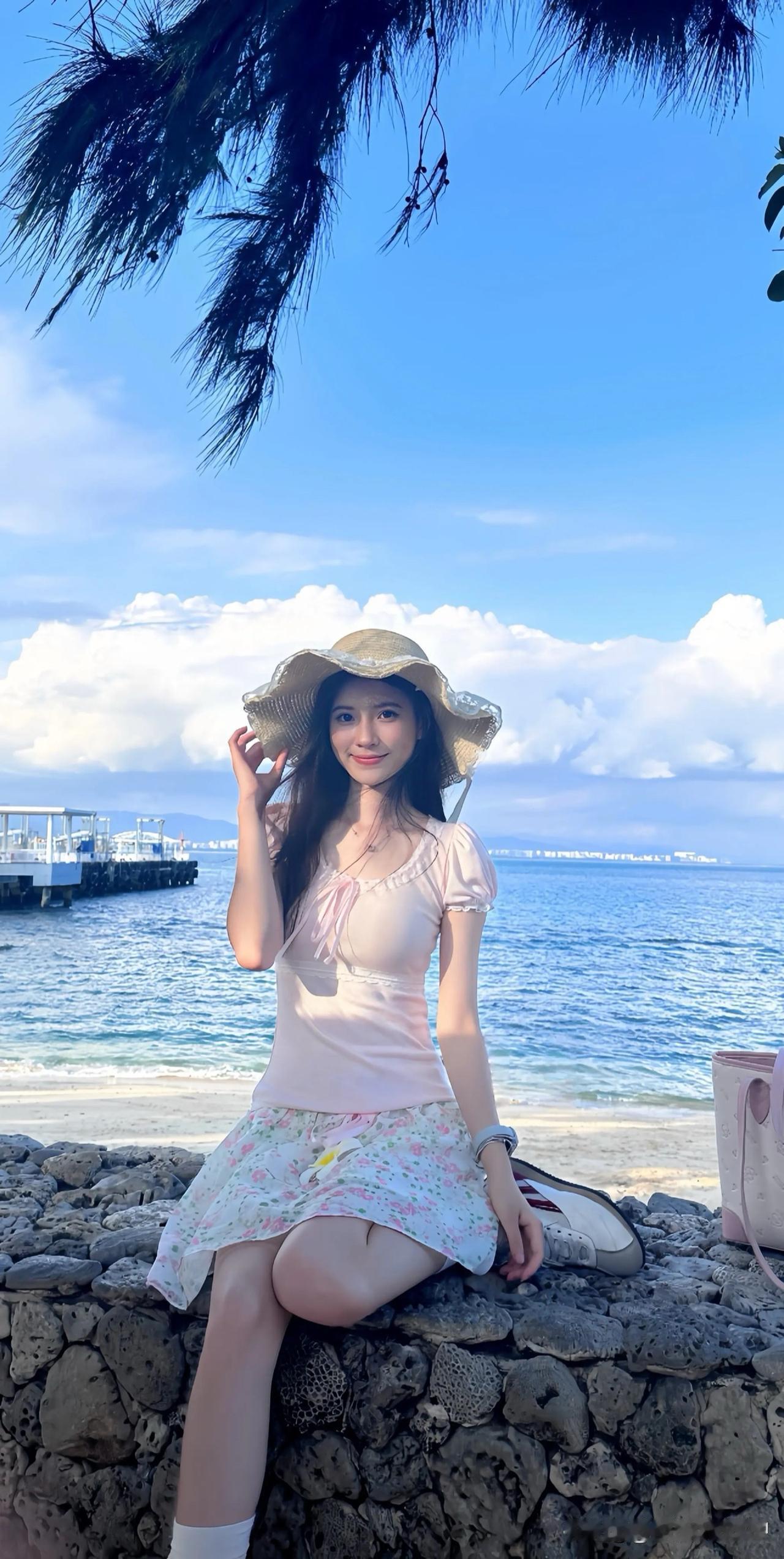 海边度假穿搭指南，清新甜美，轻松自在！🌞👗🏖️