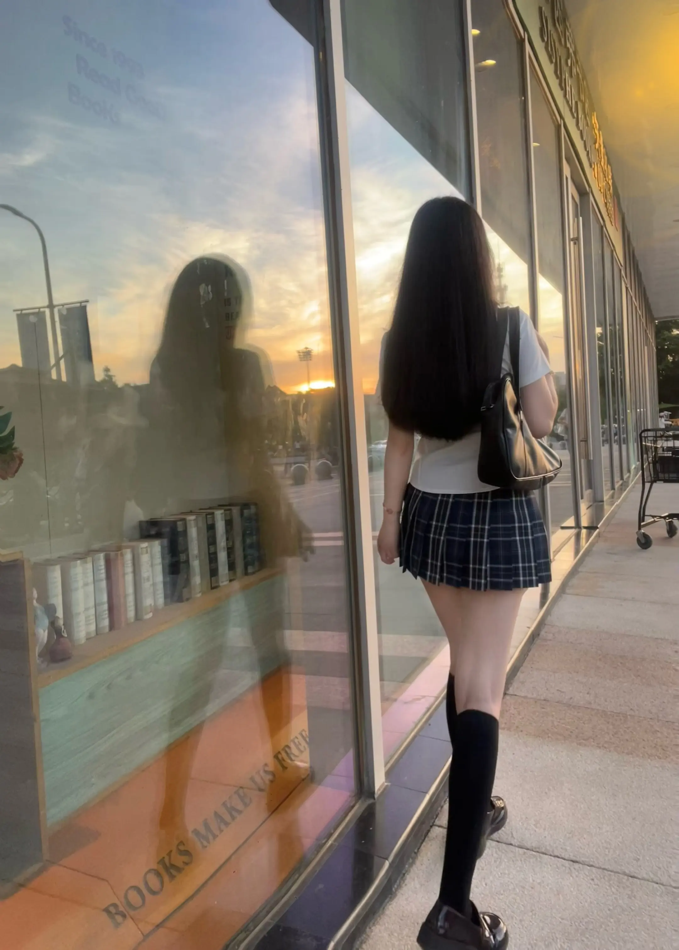 她留给你的是背影 今天穿什么