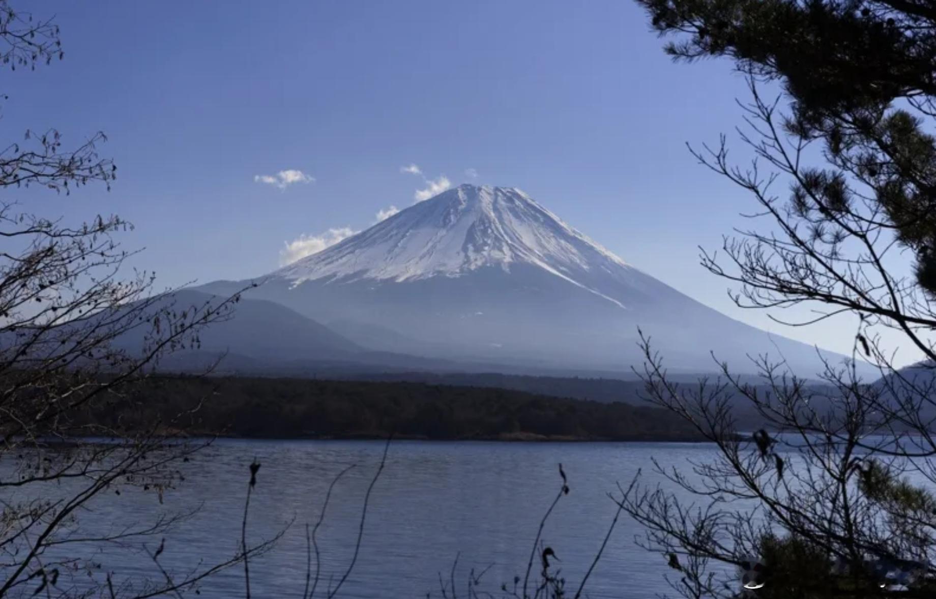 中国登山者再违规攀登富士山求救 日本民众强烈不满呼吁严惩海外新鲜事日本 日本富士