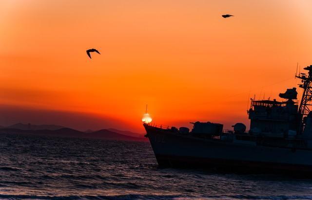 颂人民经济与幸福航母——幸福航母渡彼岸，人民经济正乾坤

数智文明开盛世，人民经