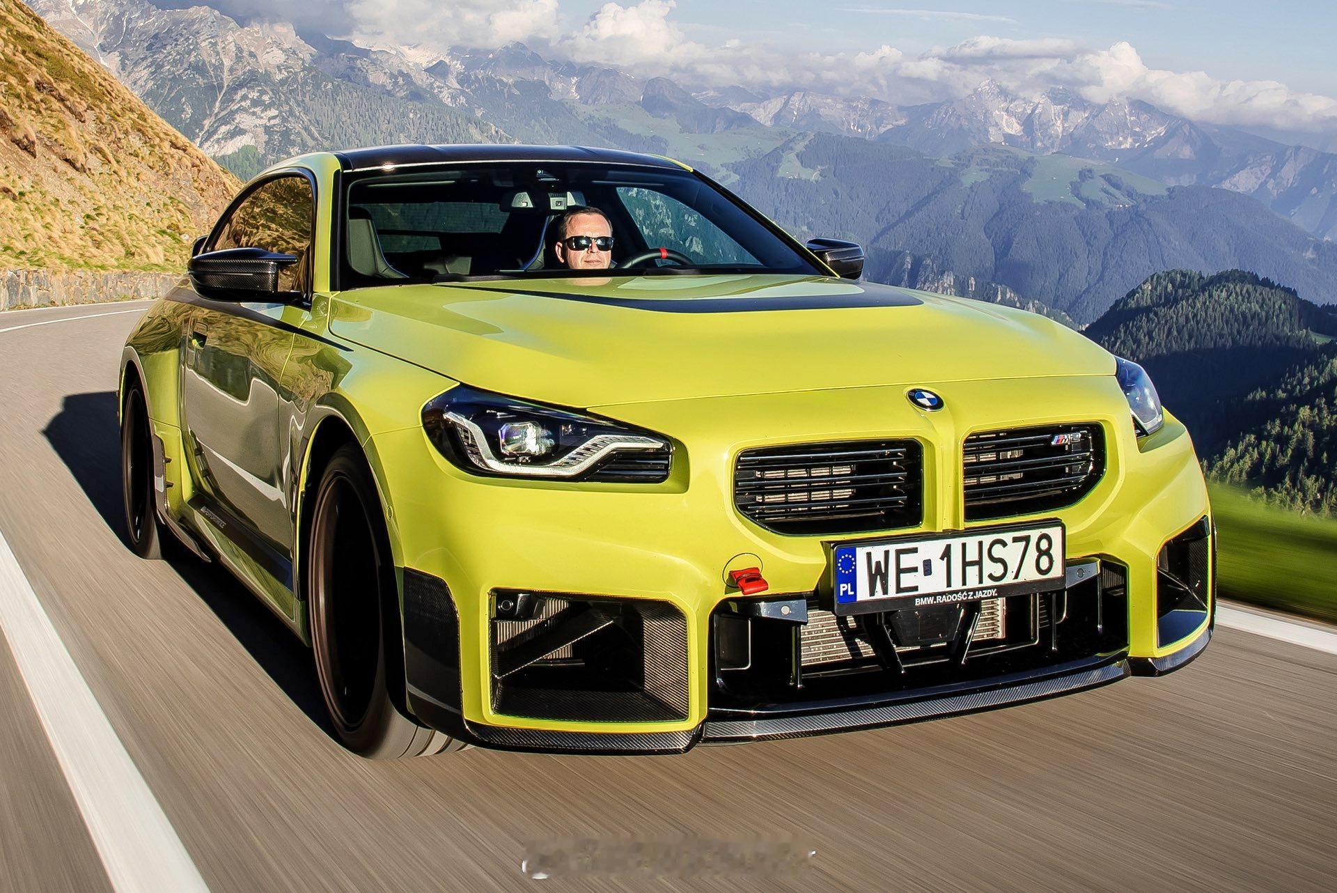 圣保罗黄G87 M2，配全套M Performance Parts ​​​