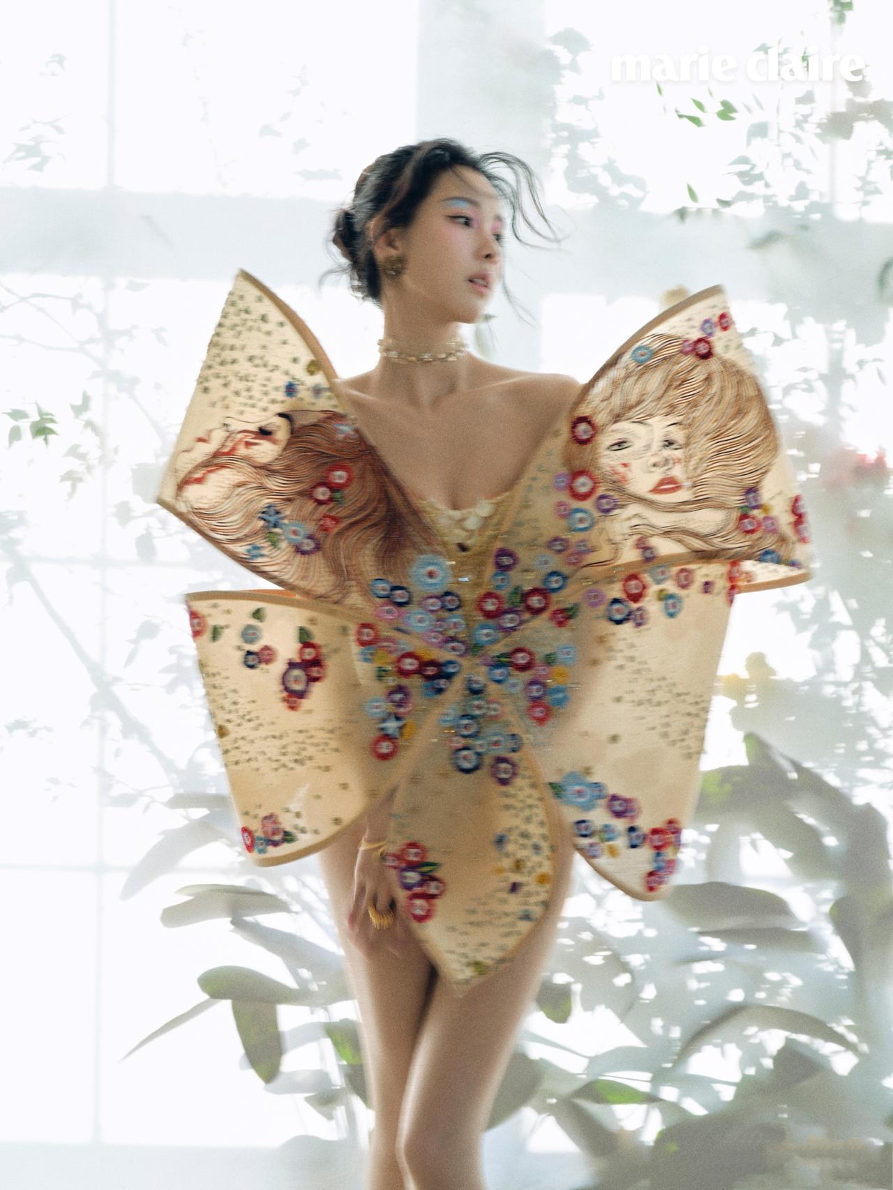 陈都灵花蝴蝶高定：时尚盛宴，美出新高度

陈都灵解锁首套花蝴蝶高定，惊艳亮相，时