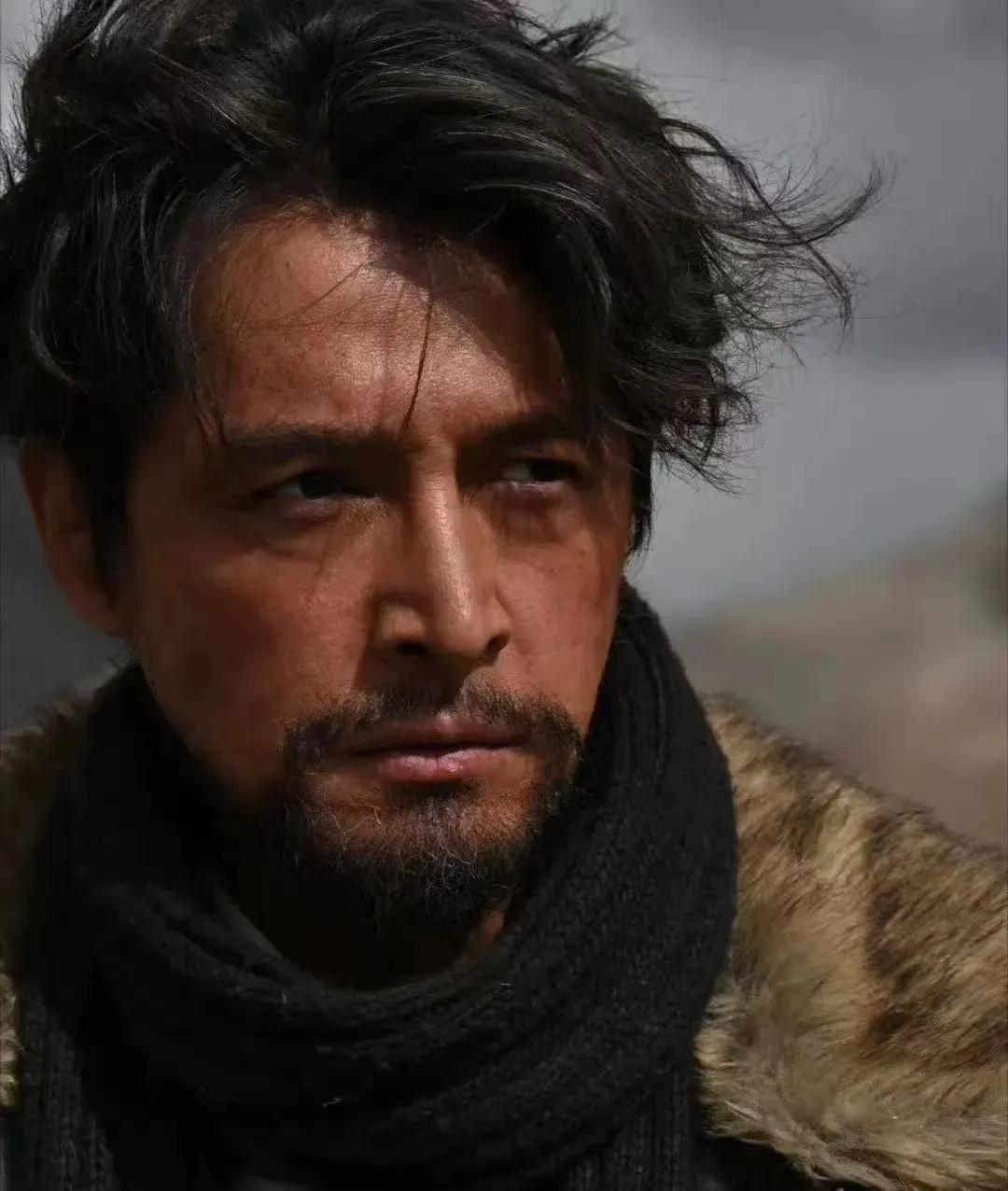 白玉兰这次最大的遗憾
就是没给胡歌颁个奖
因为他可是为了演好《生命树》的多杰，胡