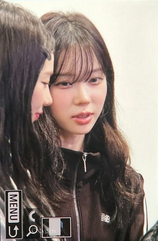 柳智敏 fans 吹//捧的侧脸就这样被金玟庭 miu 了 ​​​