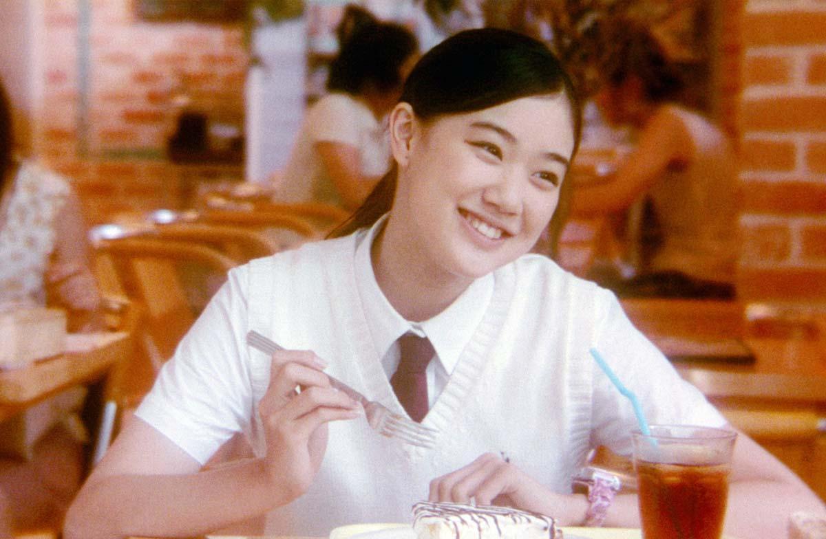 苍井优 出演电影代表作中的剧照选[抱一抱]按时间顺序排列，图1~9分别为：《花与