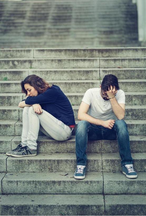 性学家有句话说得挺狠：“如果一个人跟你亲吻过，拥抱过，脱光衣服什么都做过，把自己