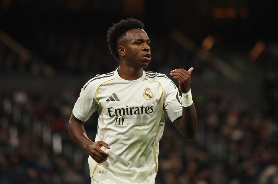 进球荒持续，维尼修斯遭伯纳乌嘘声；阿隆索力挺：“他仍是关键先生”
2026年1月