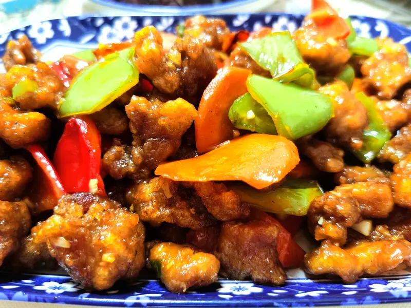 70年参加工作，工资17元钱。

开资了，任性一把，到一家小饭店吃了一顿大餐。