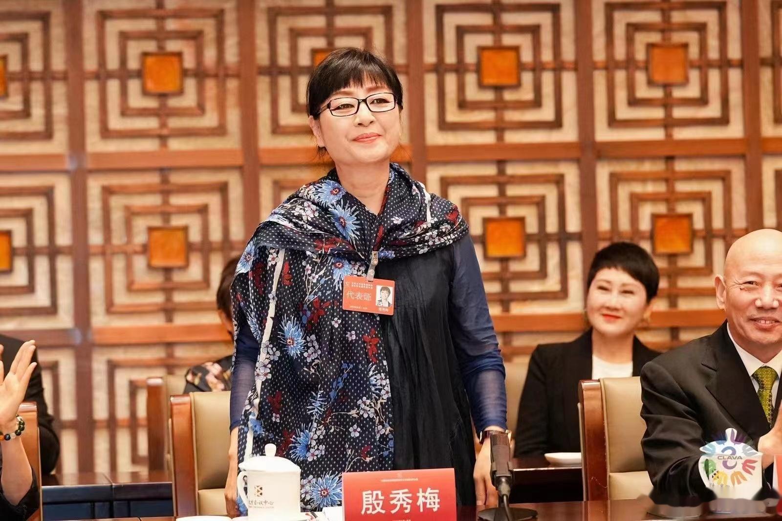 祝贺著名女高音歌唱家殷秀梅老师当选第三届中国文艺志愿者协会主席！[给力][威武]
