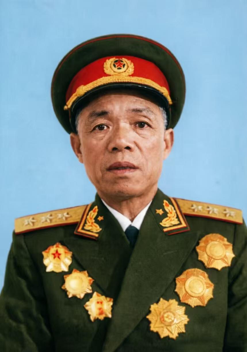 在开国上将里，韩先楚人气最高。旋风司令、从无大败、海南一战封神、朝鲜威震敌军。