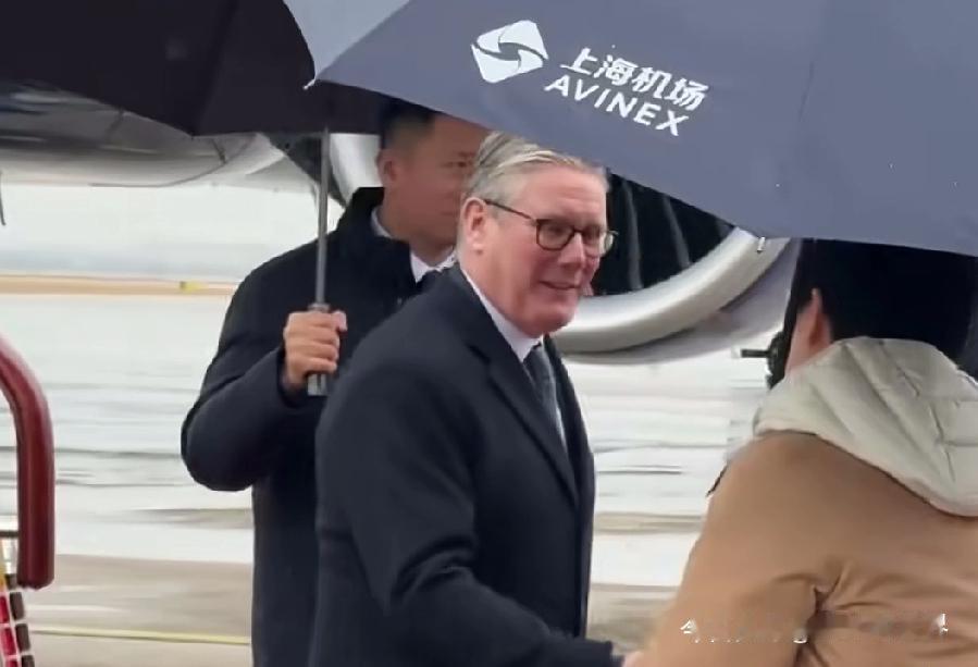 英国首相斯塔默1月30日下午空降上海，开启访华第二站行程，这可是英国首相时隔八年