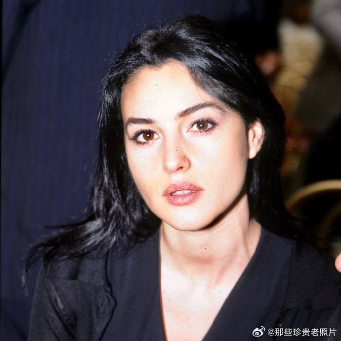 莫妮卡·贝鲁奇 