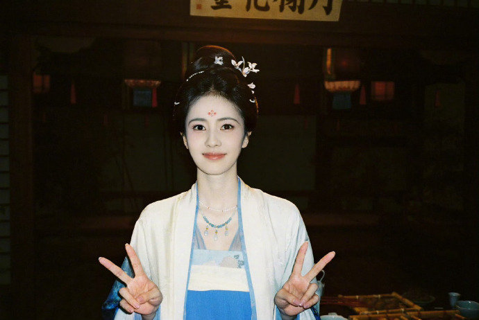 白鹿的采访发言全力托举莫离全力托举莫离，白鹿的采访发言：“我可能一直在拍，就会意